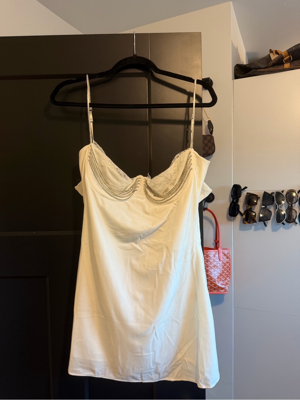 HOUSE OF CB GRACE
Ivory Crystallised Mini Dress